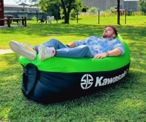 Inflatable lounger- Size - one size