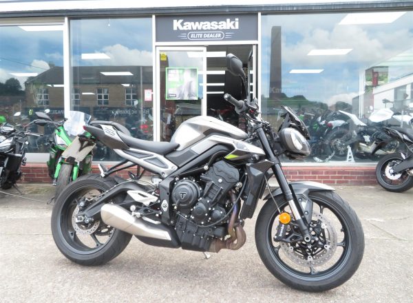 TRIUMPH STREET TRIPLE R 765