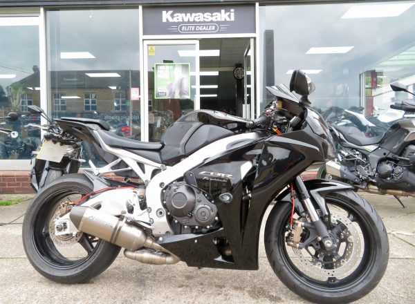 HONDA CBR1000RR FIREBLADE