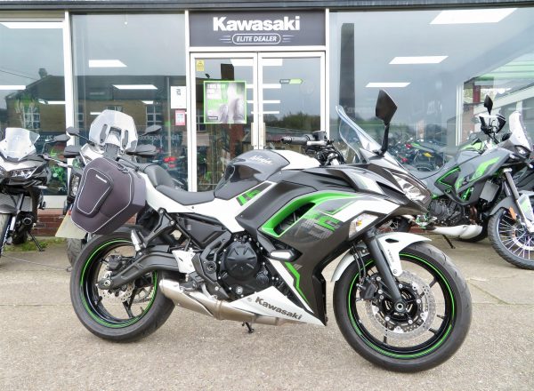 KAWASAKI NINJA 650 TOURER 2022