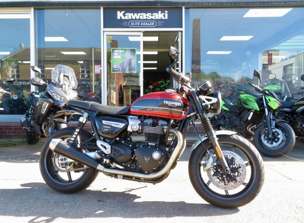 8787819x2200x1687_FFFFFF_L_0