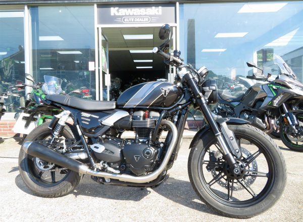 TRIUMPH SPEED TWIN 900