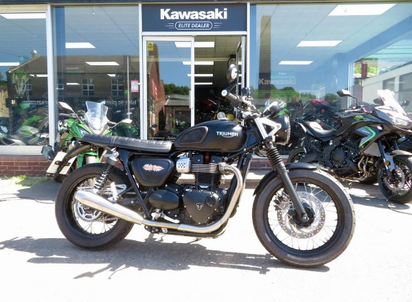 TRIUMPH BONNEVILLE STREET TWIN 900 BRAT TRACKER