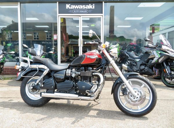 TRIUMPH SPEEDMASTER 800 2004