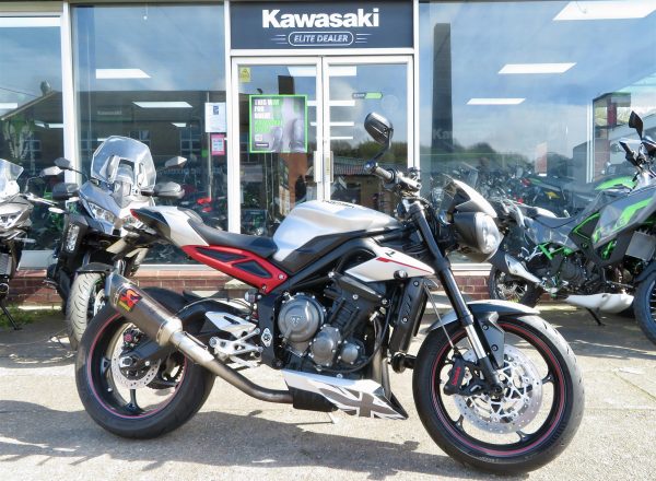 TRIUMPH STREET TRIPLE 765 R