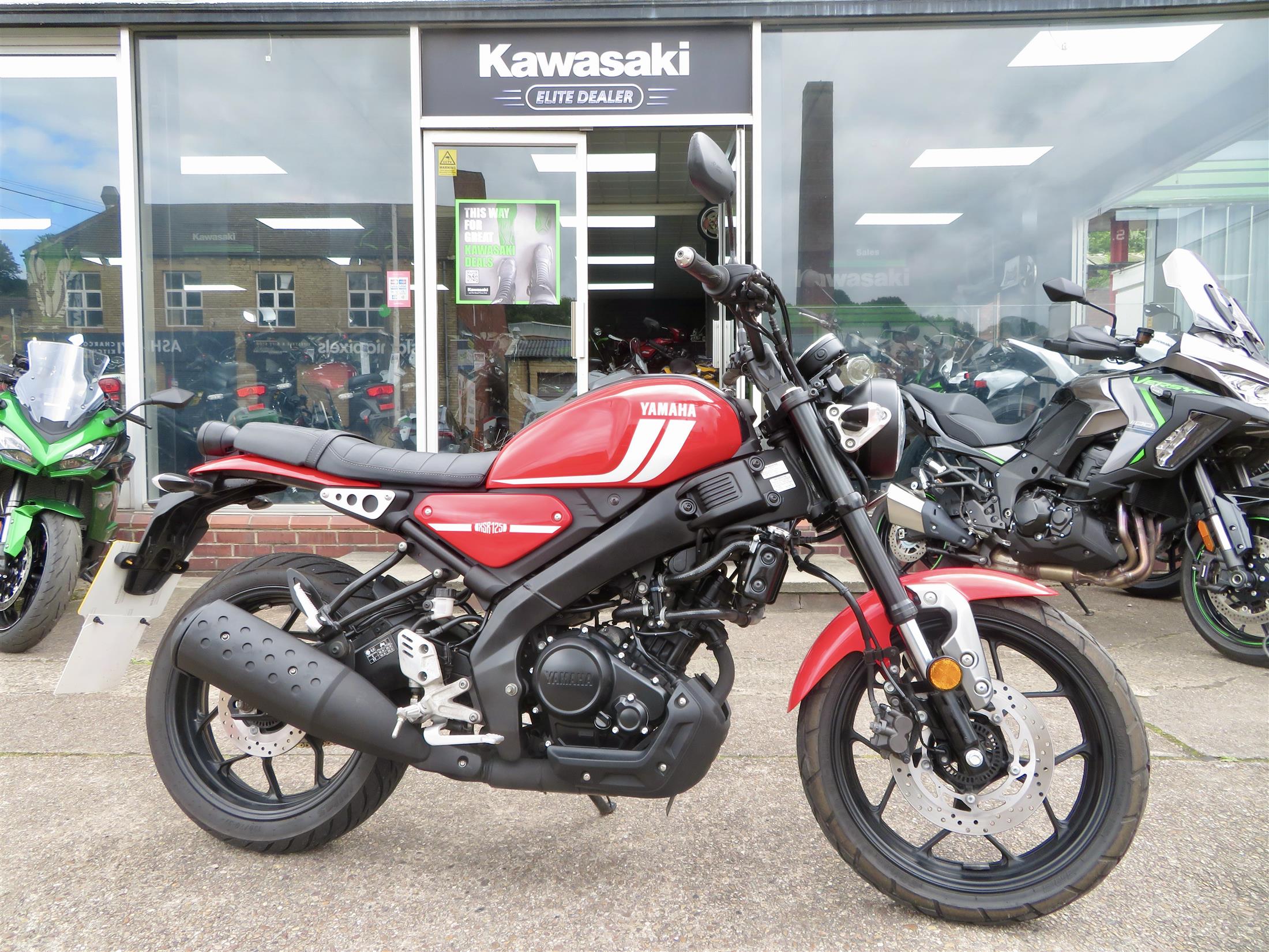 YAMAHA XSR125