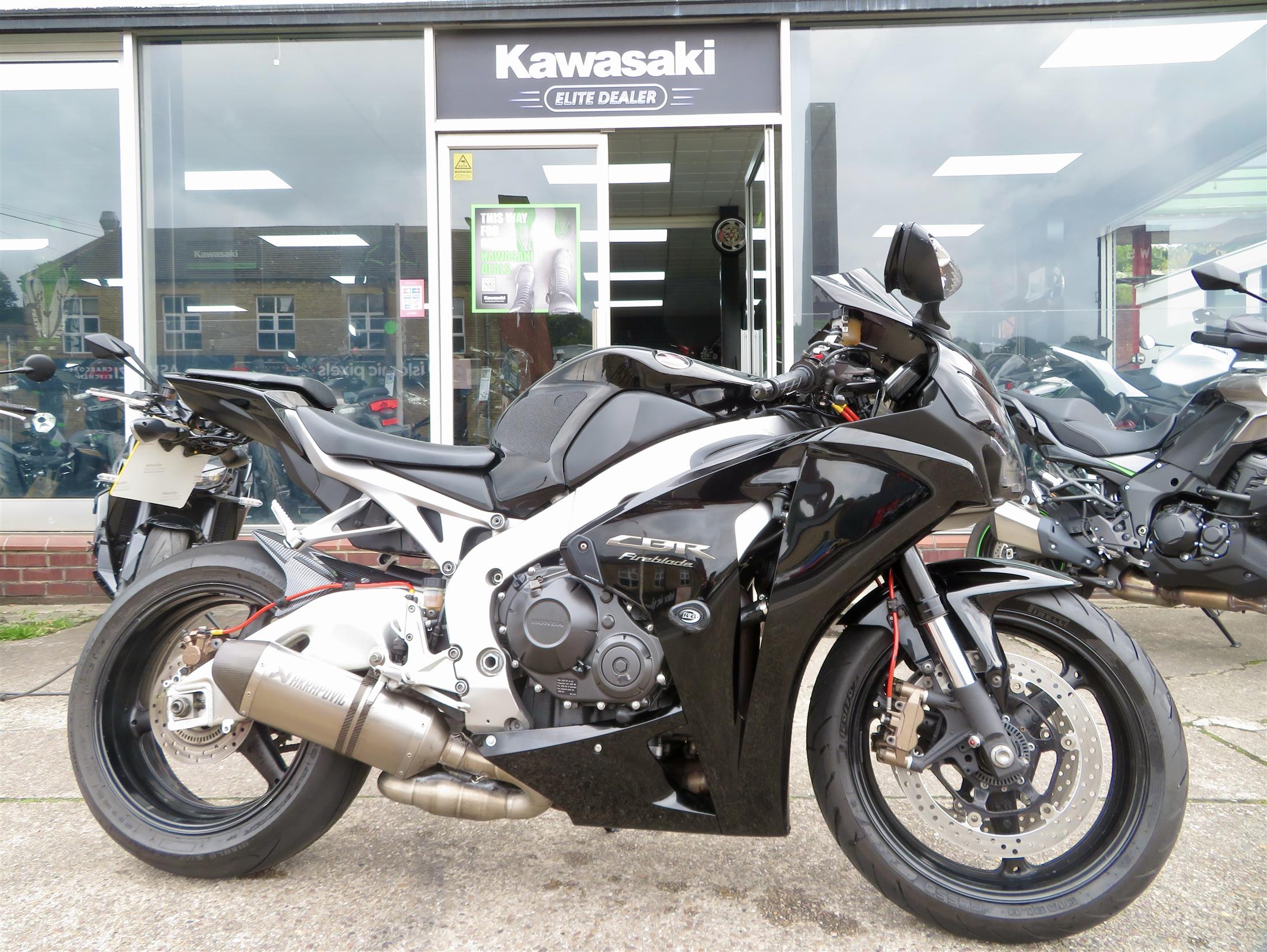 HONDA CBR1000RR FIREBLADE
