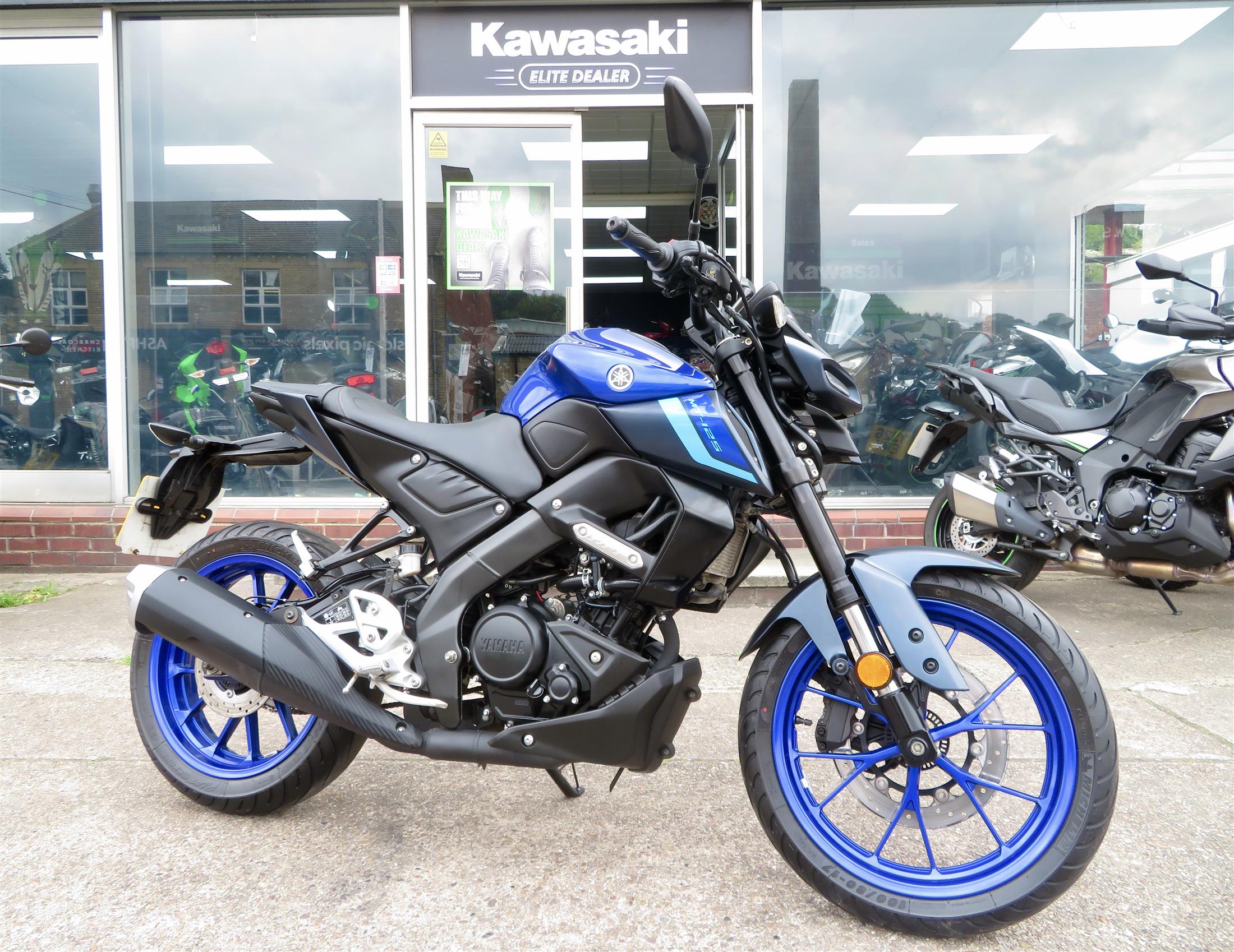 YAMAHA MT-125