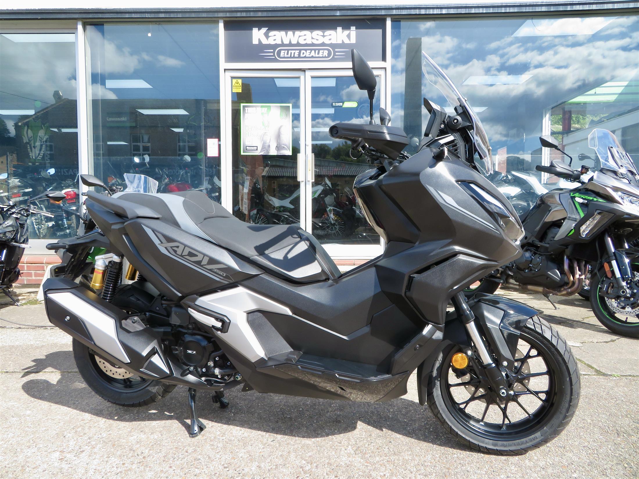 HONDA ADV350