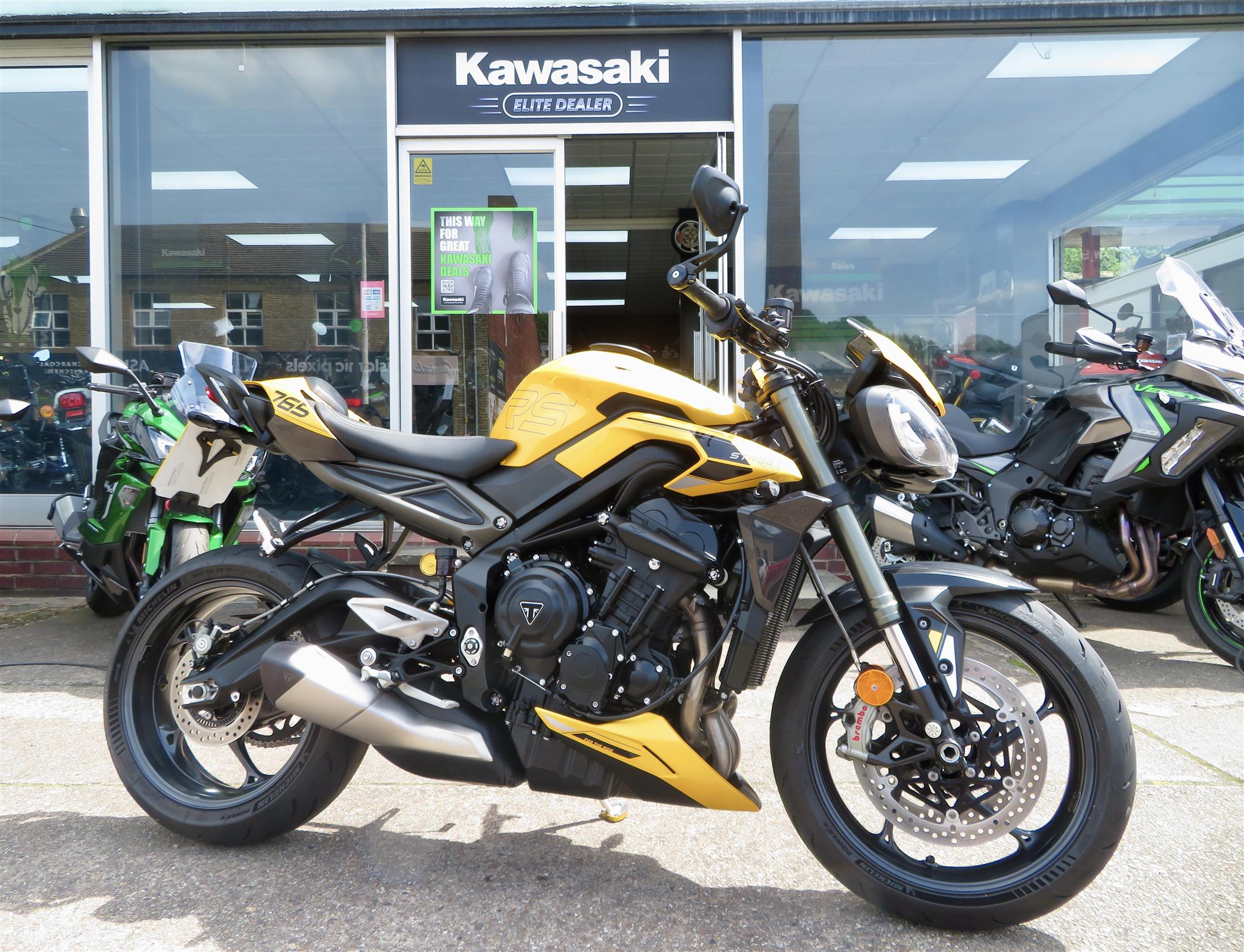 TRIUMPH STREET TRIPLE 765 RS
