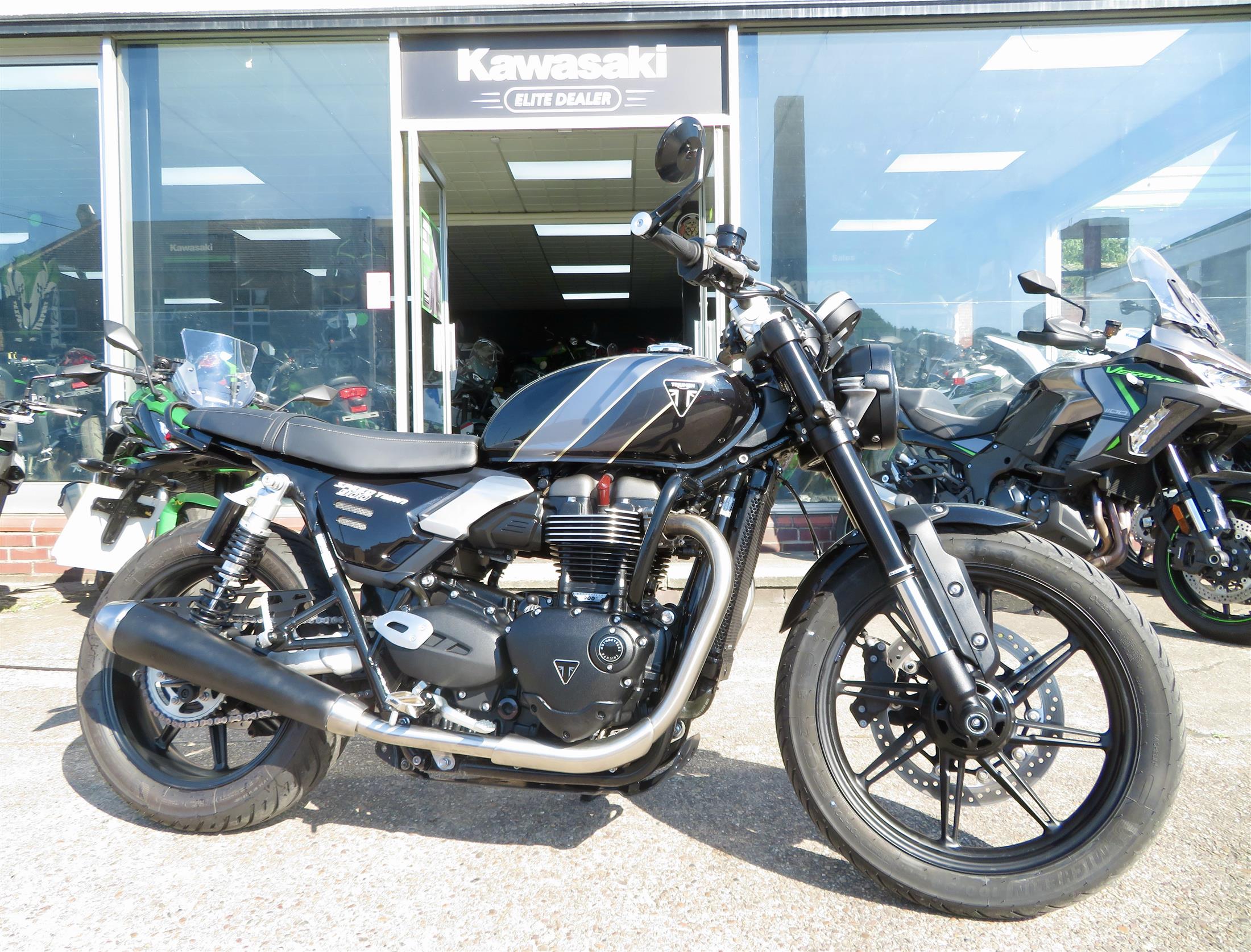 TRIUMPH SPEED TWIN 900