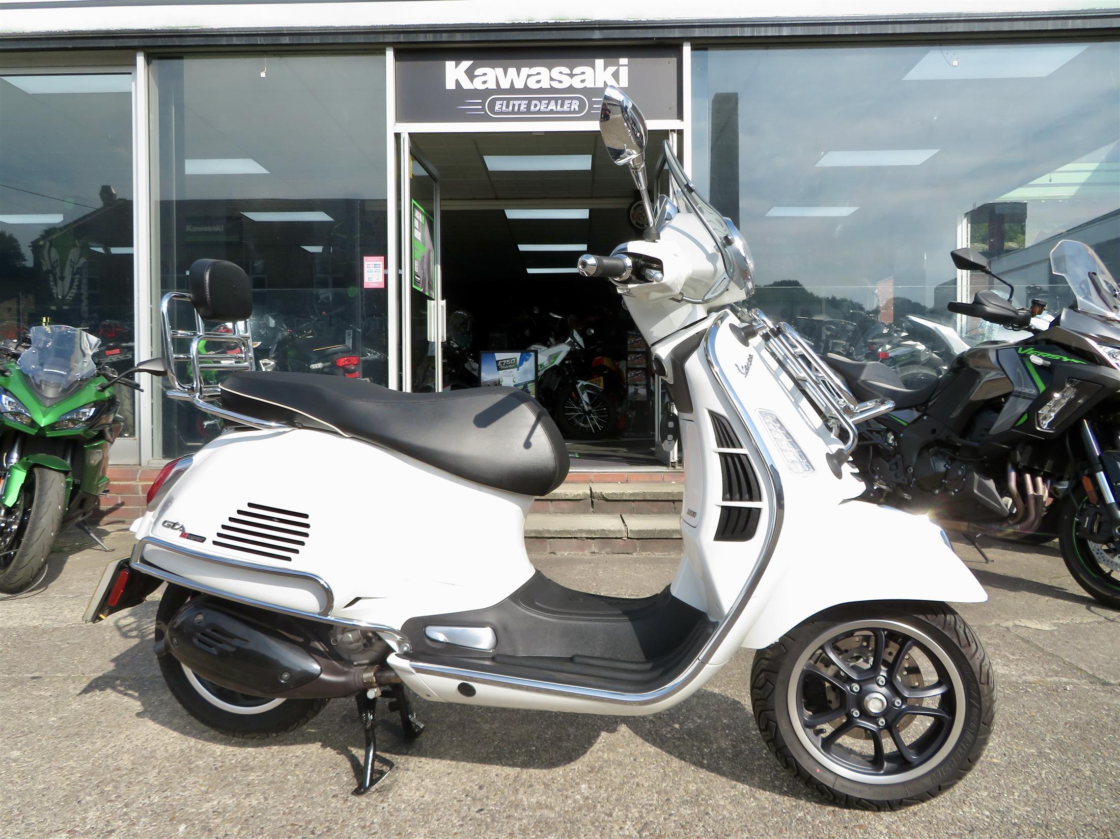 PIAGGIO VESPA GTS 300 SUPER ABS