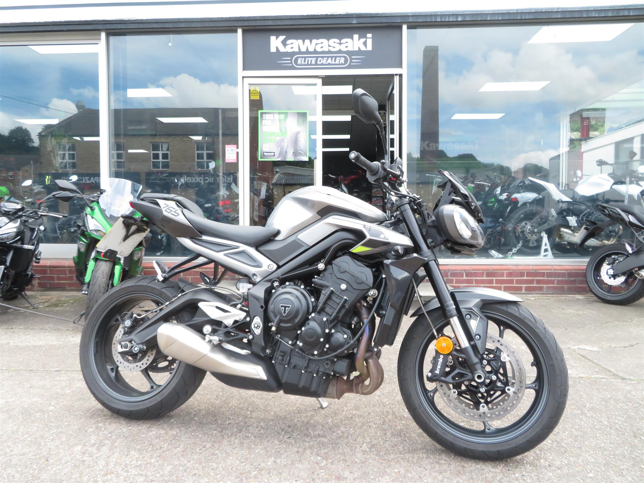 TRIUMPH STREET TRIPLE R 765