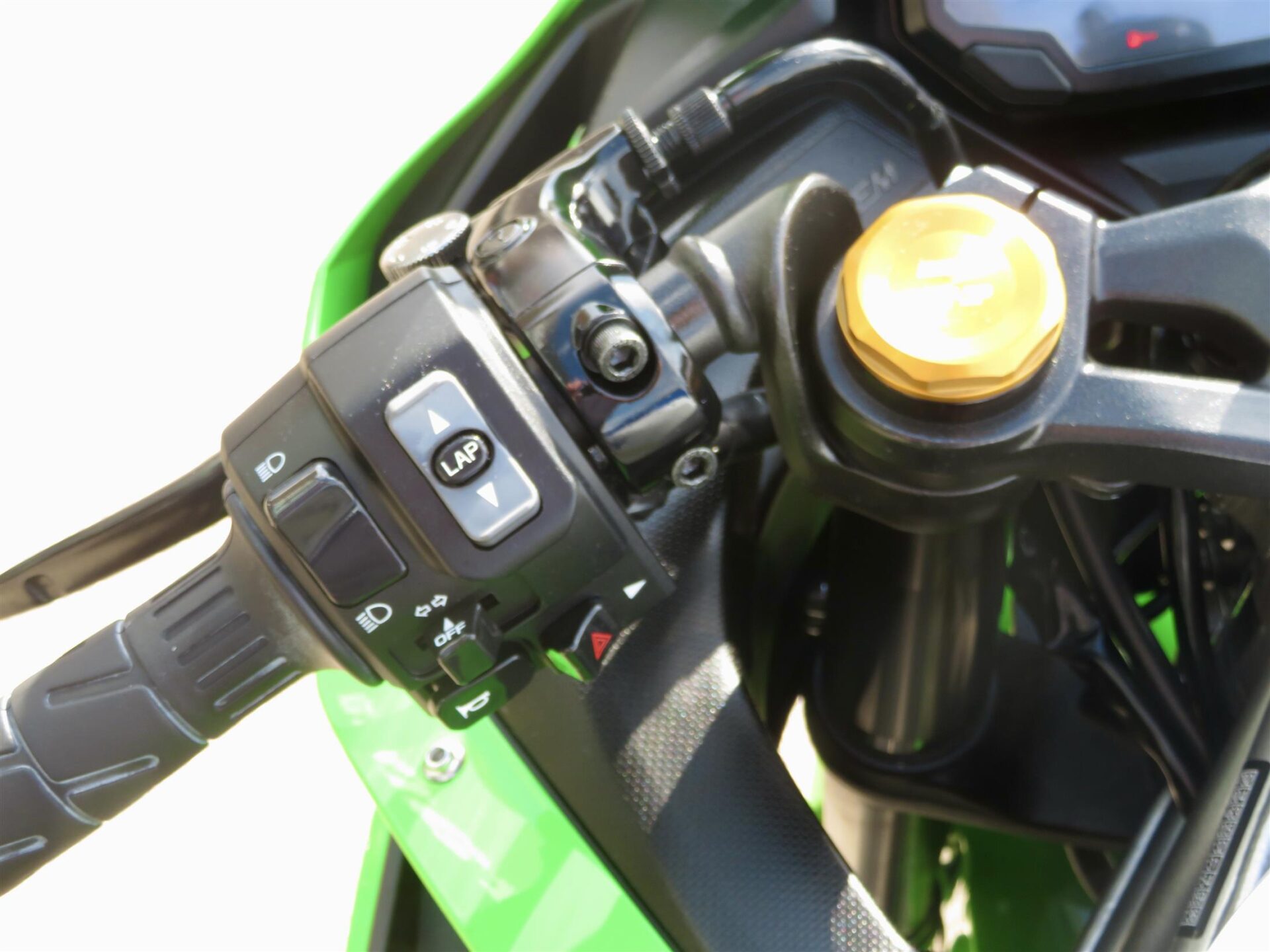 KAWASAKI NINJA ZX-4RR 40TH ANNIVERSARY PERFORMANCE EDITION