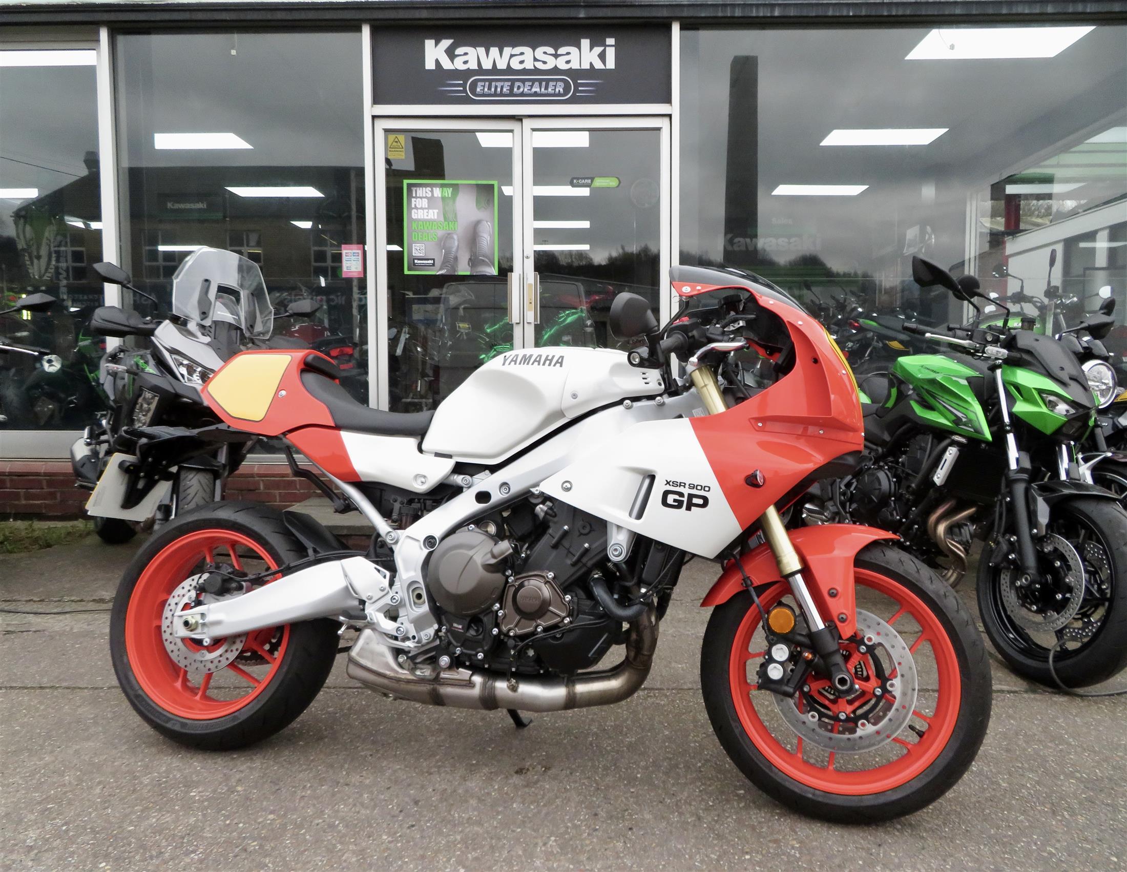 YAMAHA XSR900 GP 2025