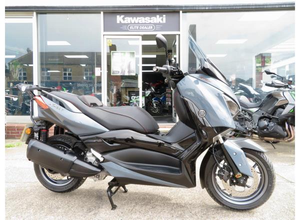 YAMAHA XMAX 300 TECH MAX