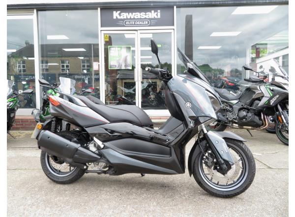 YAMAHA X-MAX TECH MAX 300